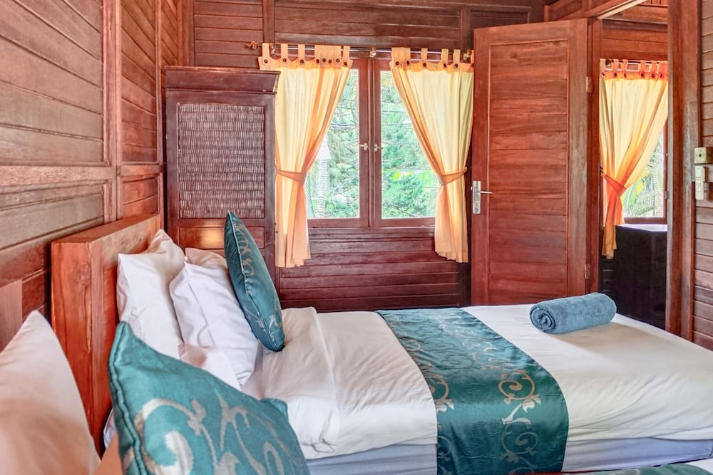 Two-Bedroom Twin Suite - Photo 10