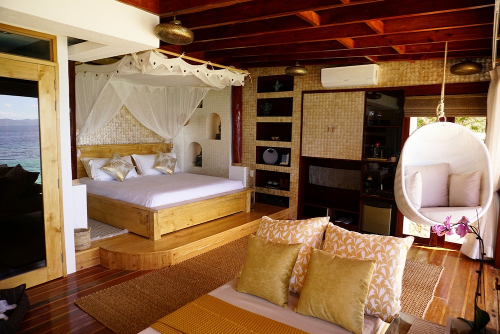 Sea View Suite photo 3