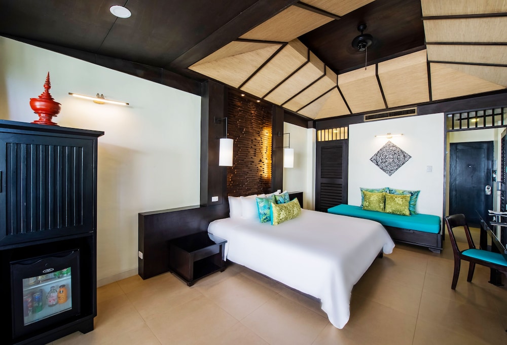 Deluxe Room - Photo 6