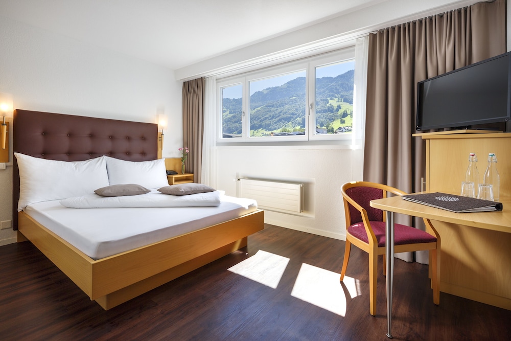 Comfort Double or Twin Room, Mountain View photo 3