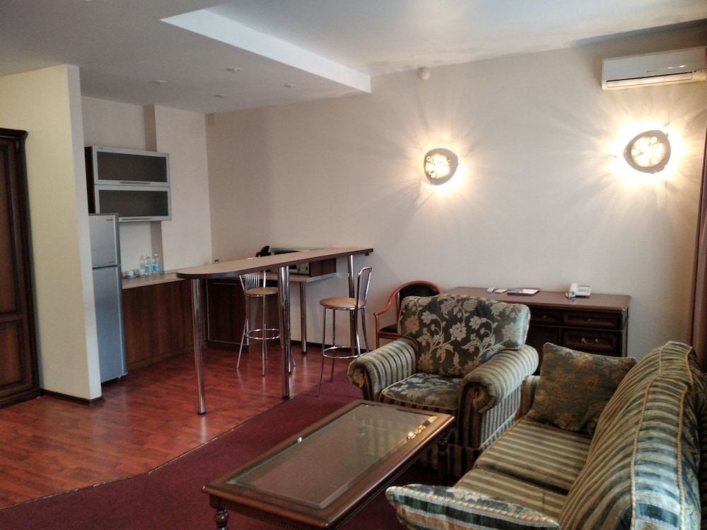 Apartment photo 1