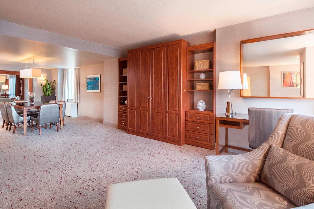 Suite, 1 Bedroom - Photo 3