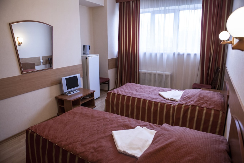 Economy Twin Room, Shared Bathroom