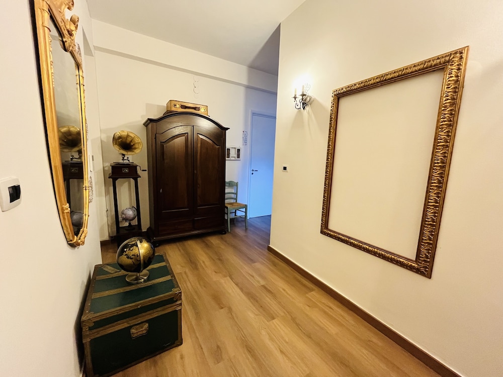 Deluxe Room - Photo 14