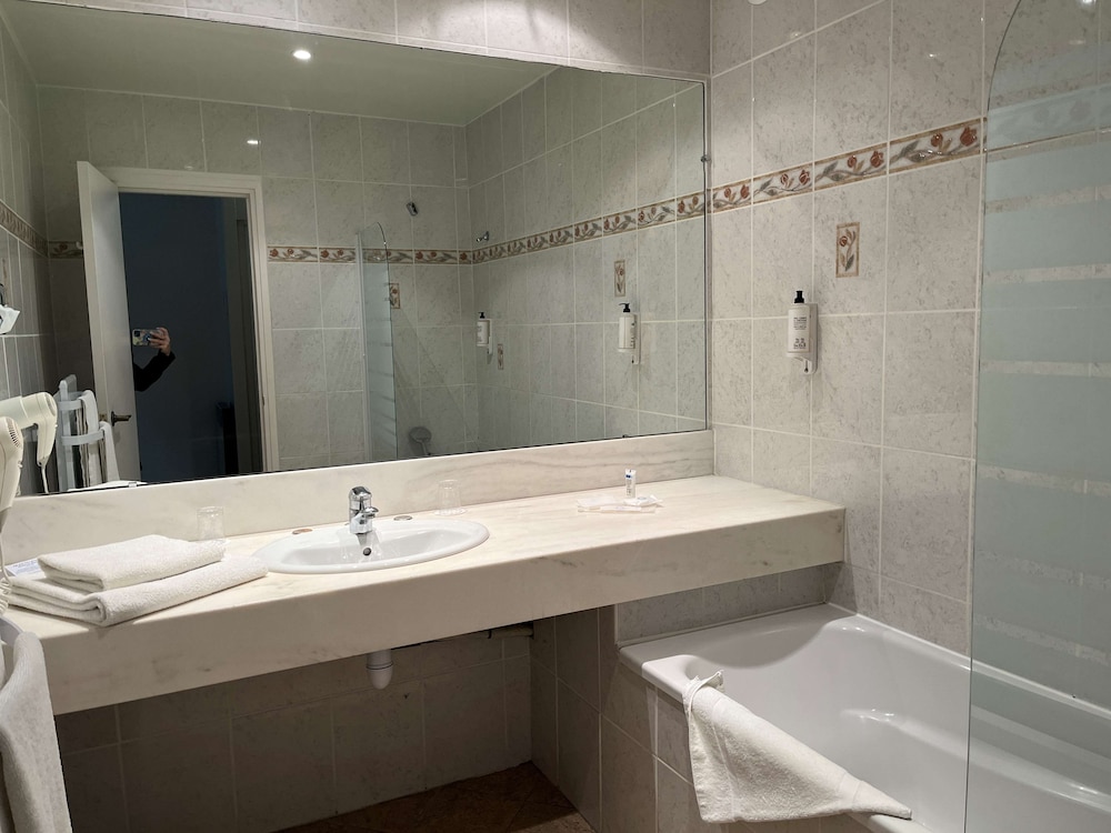 Standard Room, 2 Twin Beds, Non Smoking, Mountain View photo 2
