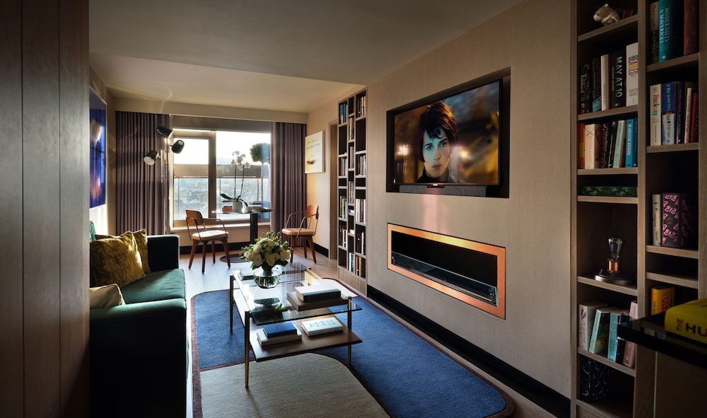 Signature Suite, Balcony, City View