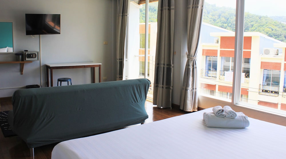 City Room, 1 Queen Bed with Sofa bed, Non Smoking, City View photo 2