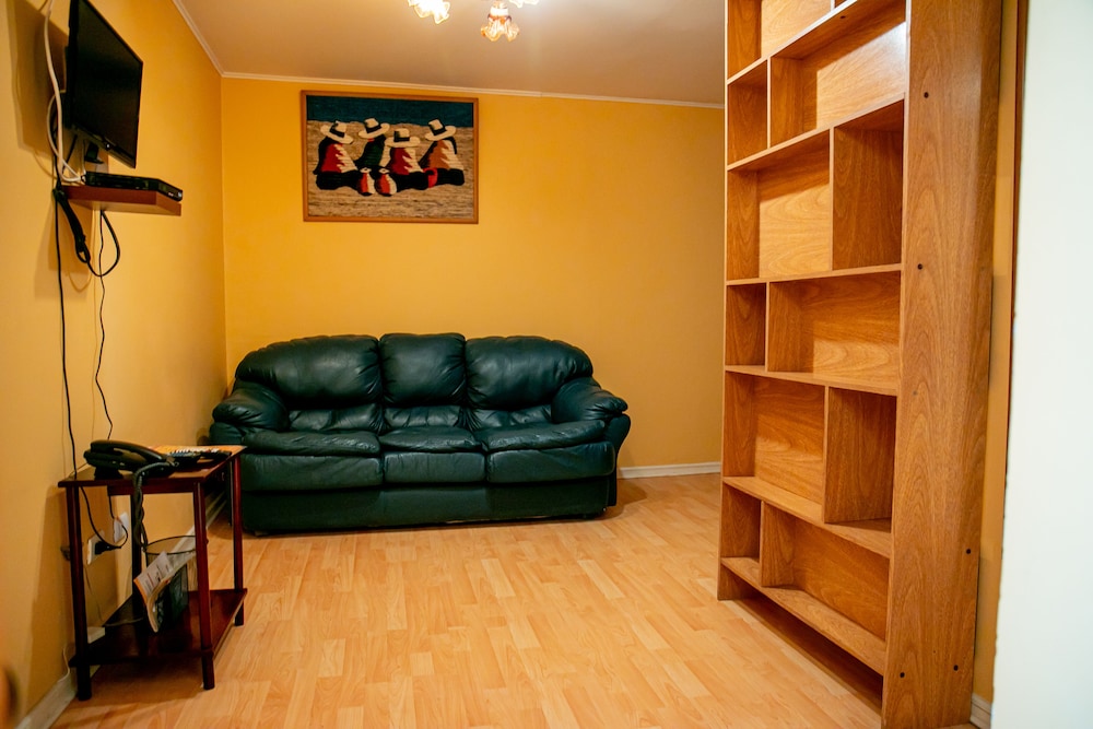Traditional Apartment photo 2