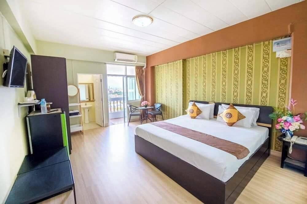 Deluxe Double or Twin Room