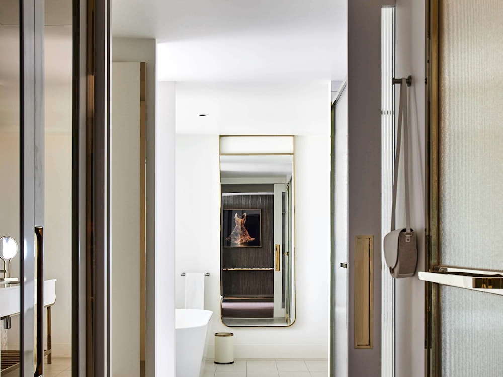 Deluxe Suite, 1 Bedroom - Photo 4