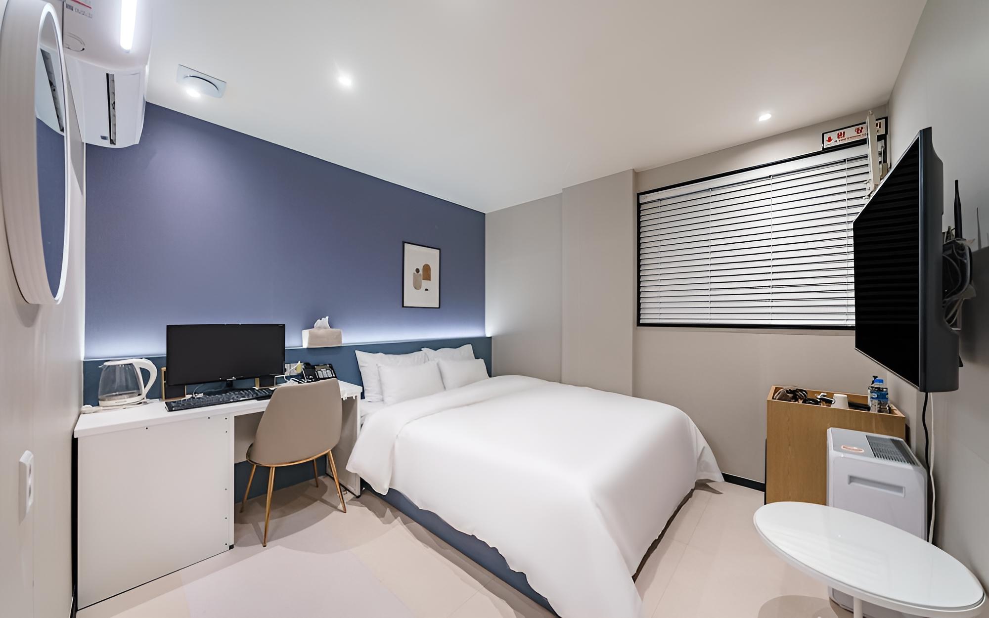 Room (Premium (Non-smoking)(OTT)) - Photo 7