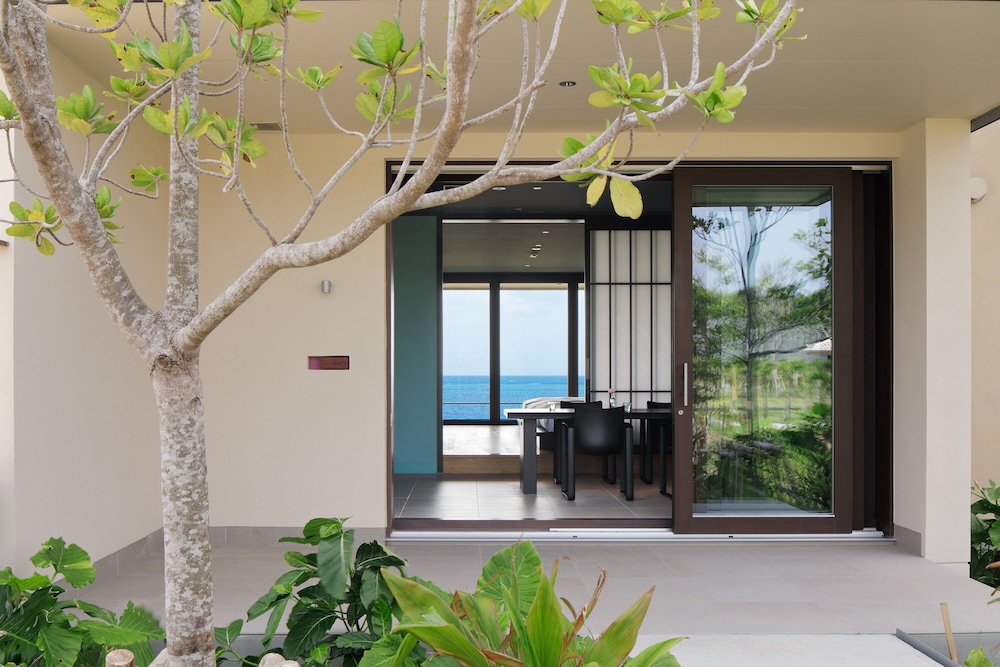 Haru (Oceanfront Balcony Suite) - Photo 10