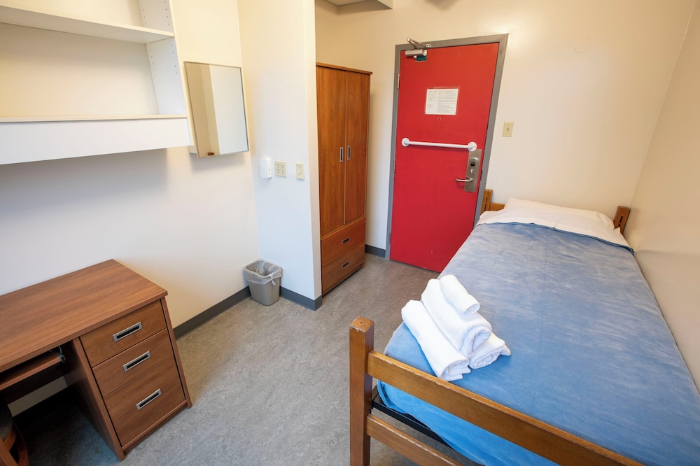 Basic Single Room, Shared Bathroom (Residence)