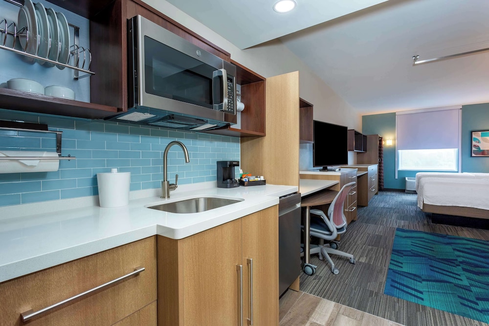 Suite, 1 Queen Bed, Accessible (Mobility & Hearing, Roll-in Shower) - Photo 1