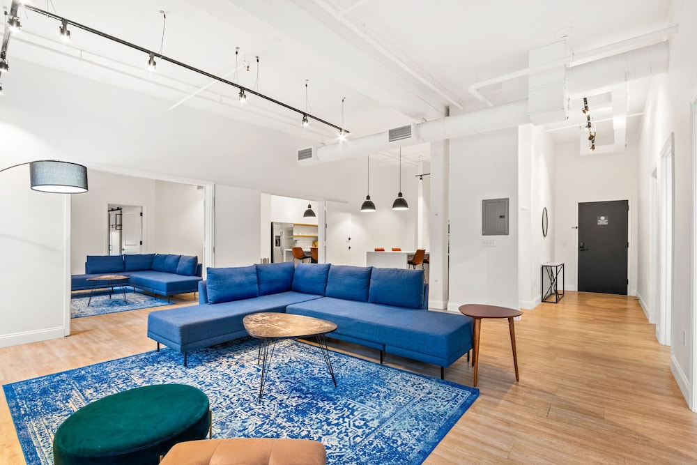 Exclusive Penthouse, 4 Bedrooms, Connecting Rooms