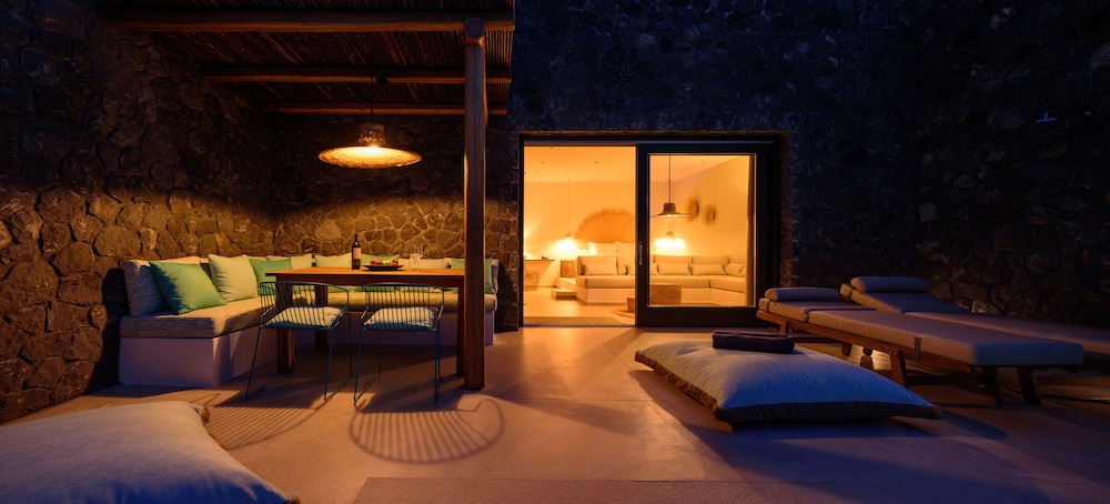 Junior Suite with Private Heated Pool - Photo 2