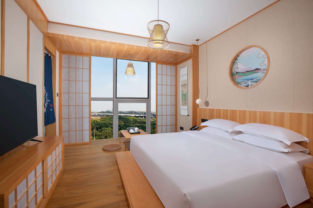 Suite, 1 King Bed, Non Smoking (Japanese A)