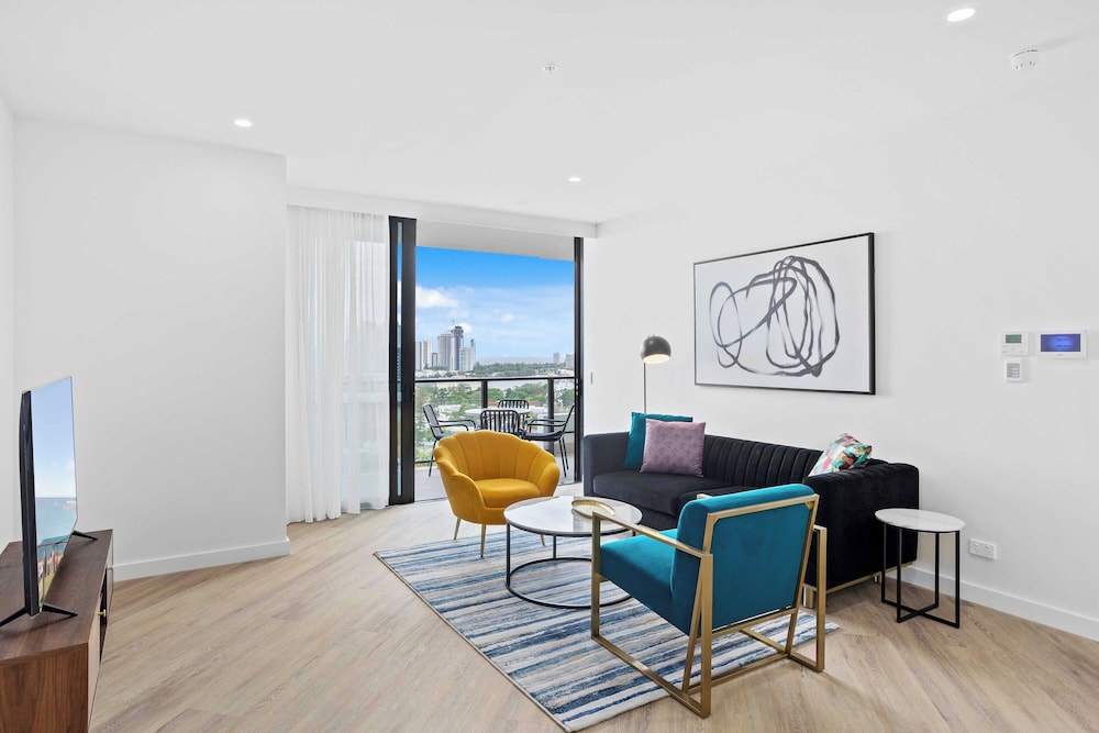 Luxury 2-Bedroom Apartment (No parking included)