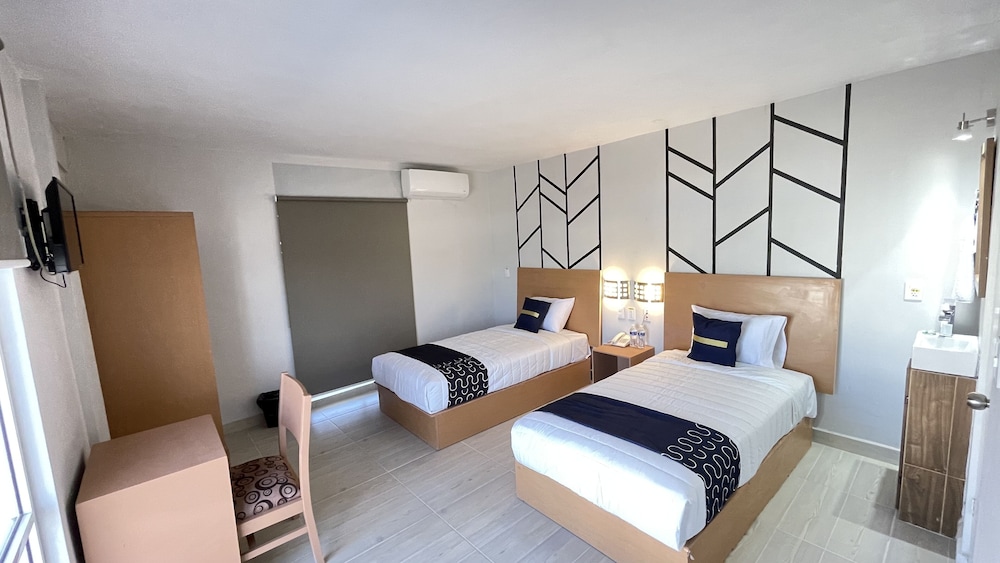 Standard Twin Room - Photo 2