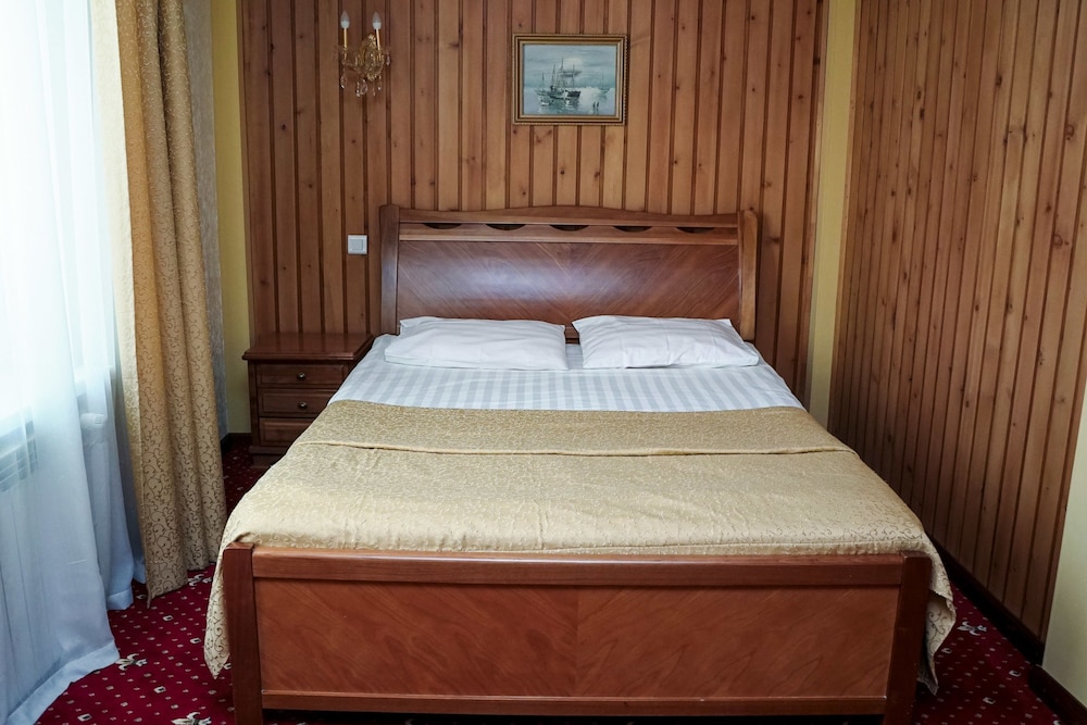 Standard Double Room, Partial Lake View photo 1