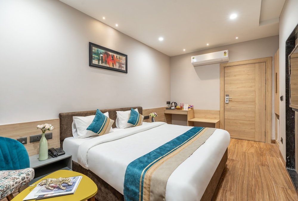 Executive Room - Photo 1