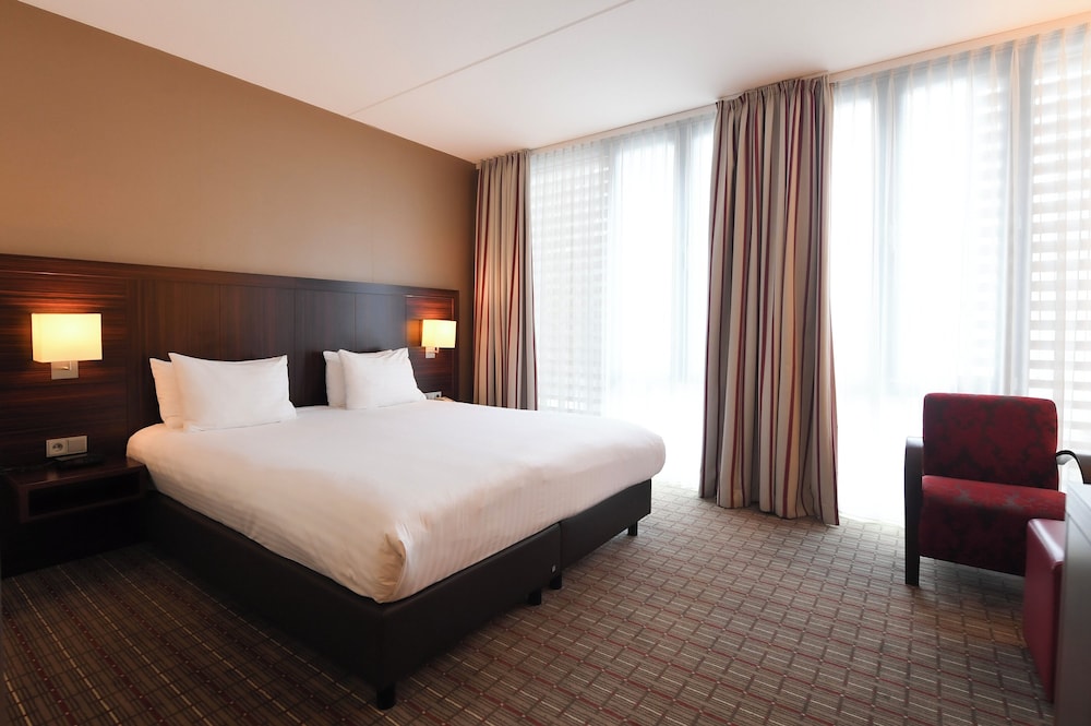 Premium Room, 1 King Bed, Balcony