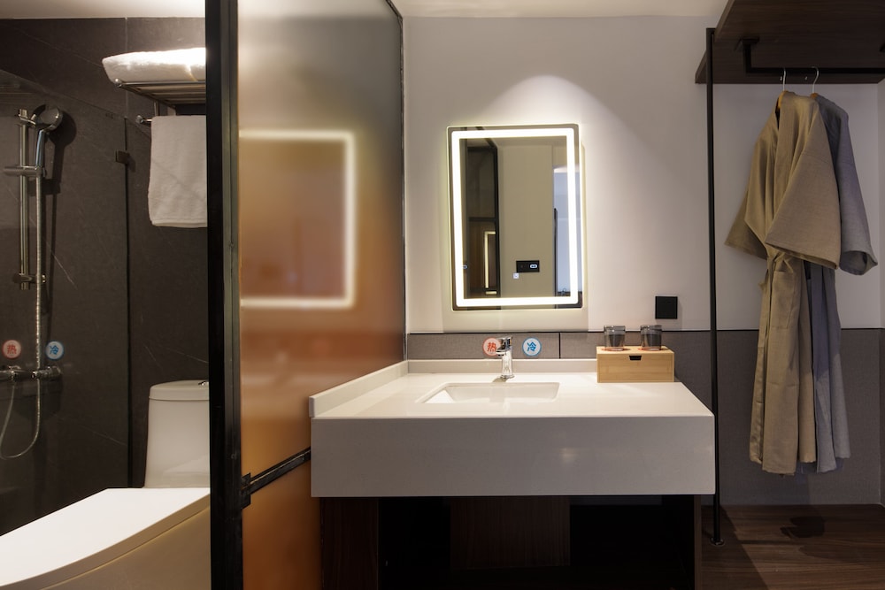 Superior Double Room, City View photo 2