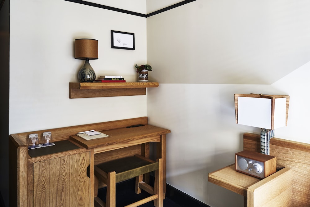 Solo Room