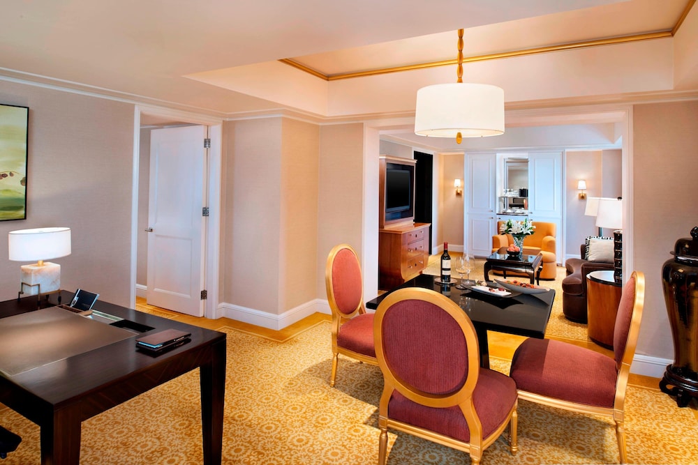 Suite, 1 Bedroom, City View (Ambassador Suite) photo 3