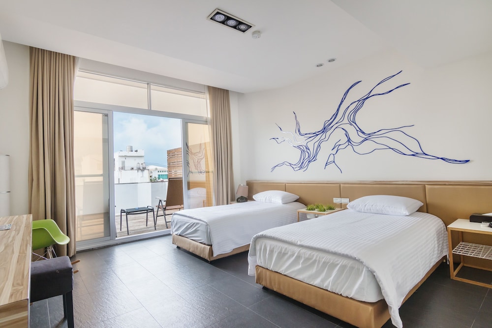 Deluxe Twin Room, Patio photo 1