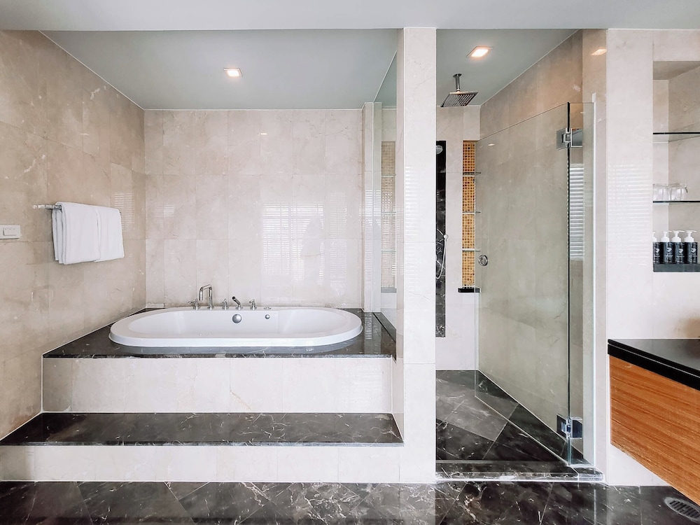 3 Bedroom Penthouse photo 3