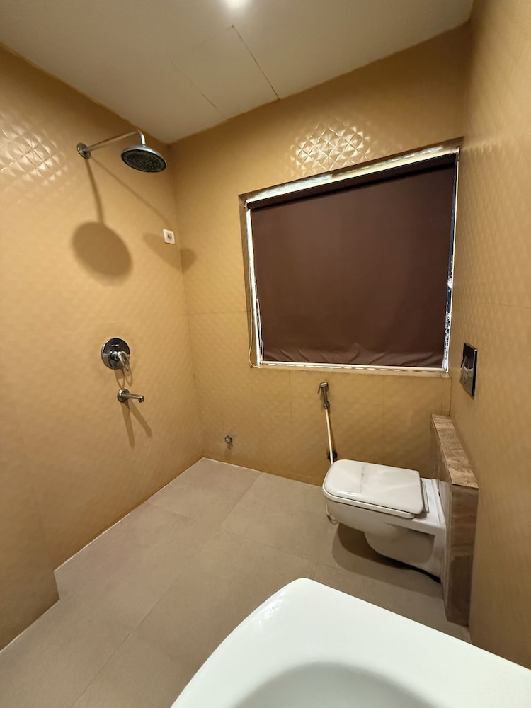 Deluxe Room- Non View photo 2