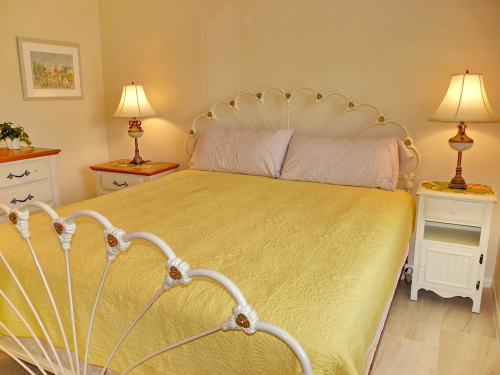House, Multiple Beds (848 Buttonwood Court) photo 1