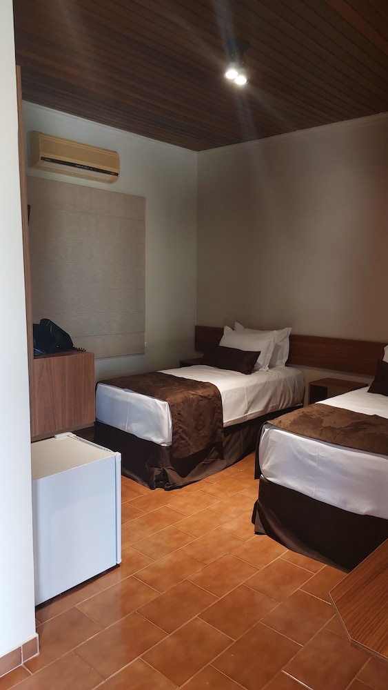 Standard Room, 2 Twin Beds - Photo 3