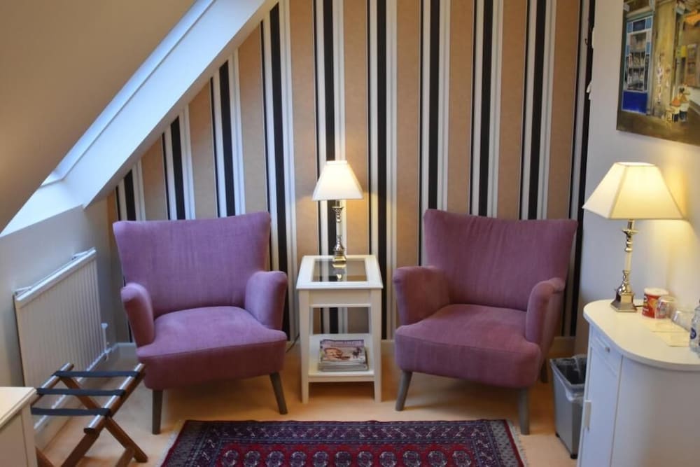 Comfort Double Room, 1 Queen Bed, Private Bathroom photo 3