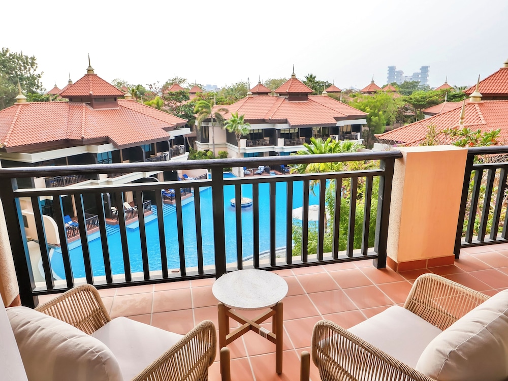 Luxury Apartment, 3 Bedrooms, Lagoon View, Beachfront photo 1