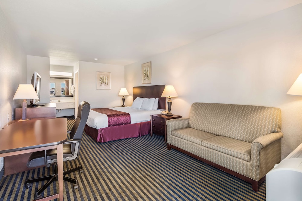 Suite, 1 King Bed, Non Smoking