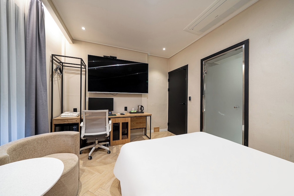 Premium Double Room, Non Smoking, Park View photo 2