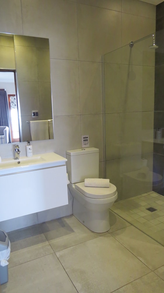 SuperKing Deluxe Sea View Lodge Room photo 2