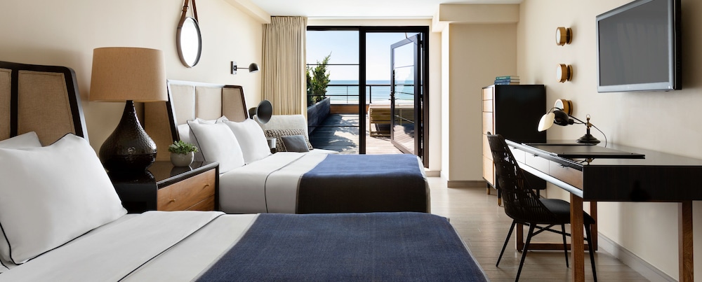 Oceanfront Two Queens