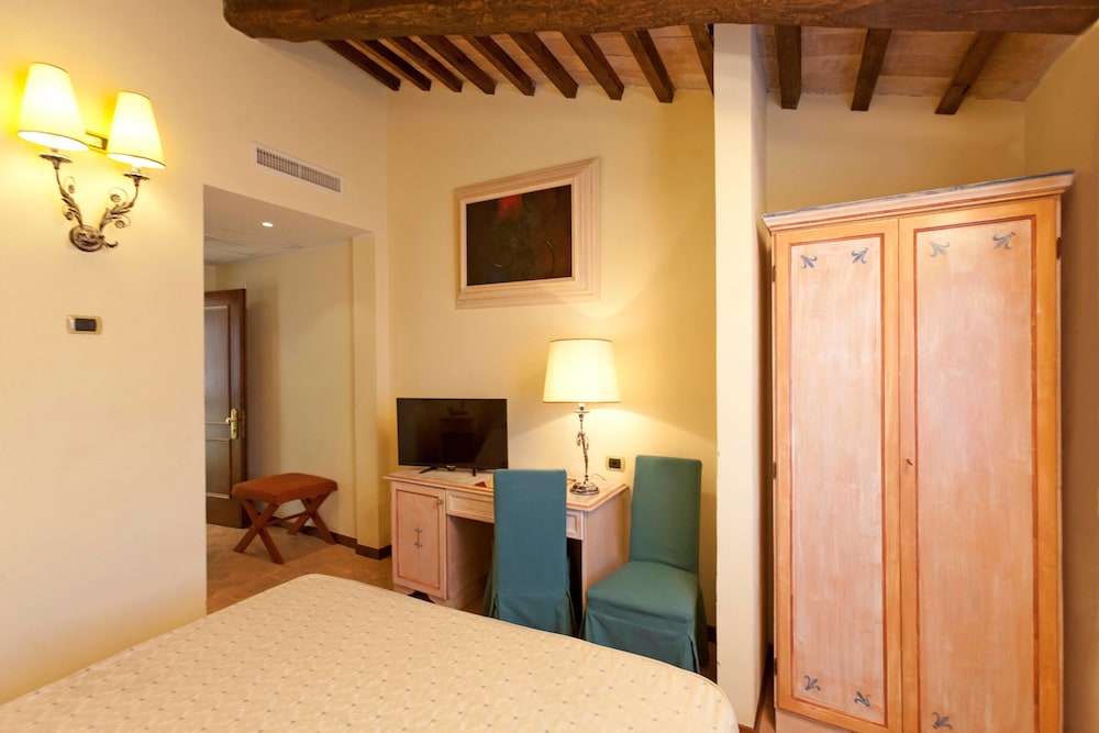 Standard Room photo 1