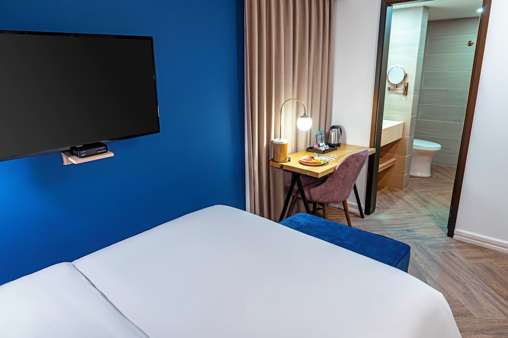 Room, 1 Queen Bed, Non Smoking - Photo 2