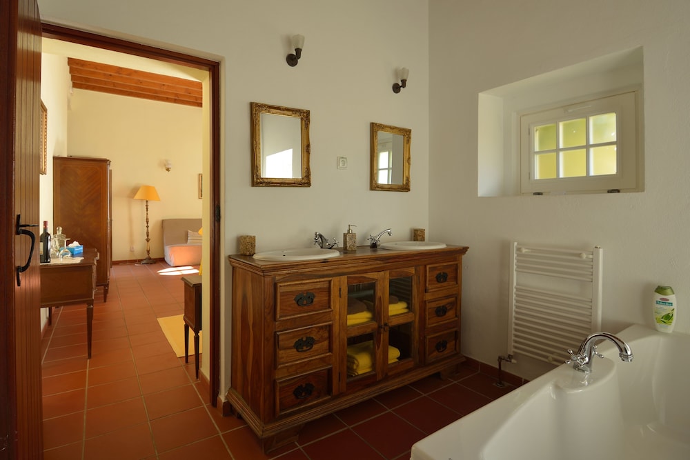 Dona Maria Suite (Ground Floor, Max 6 Guests) photo 2