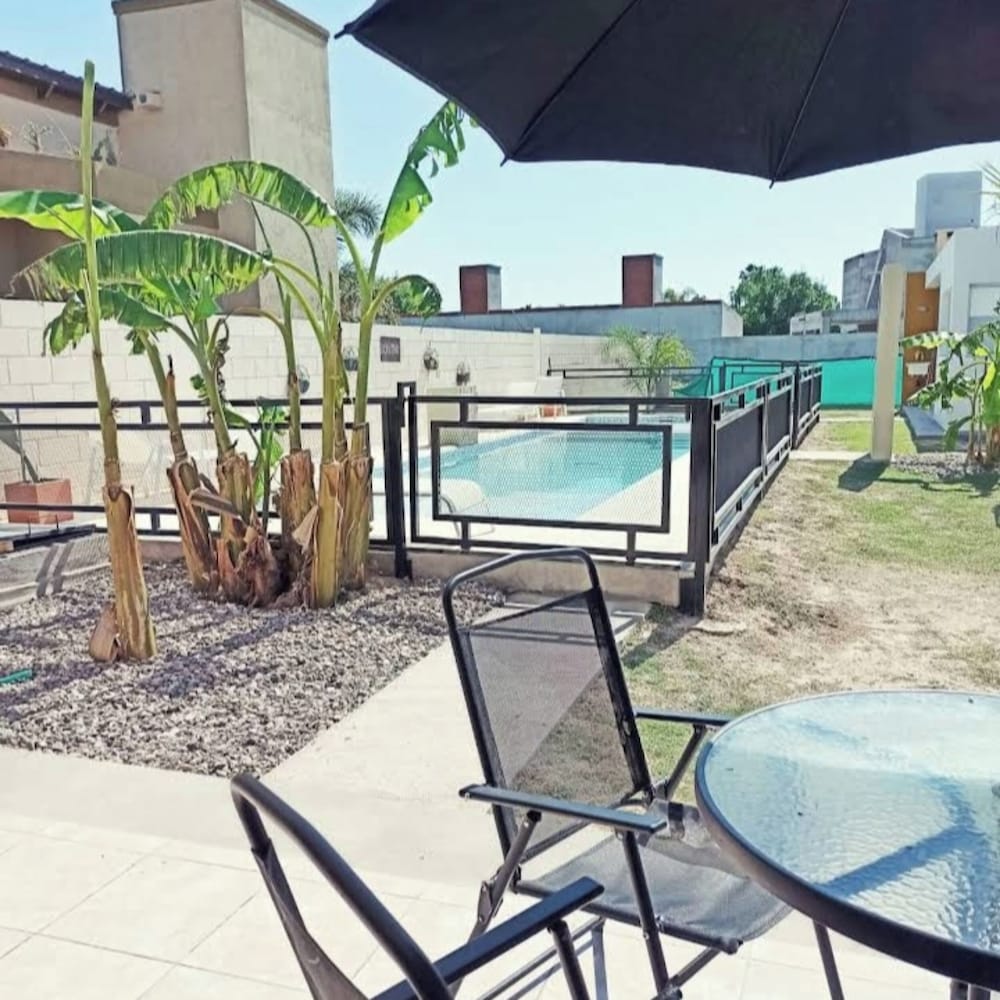 Basic Cottage, Patio photo 1