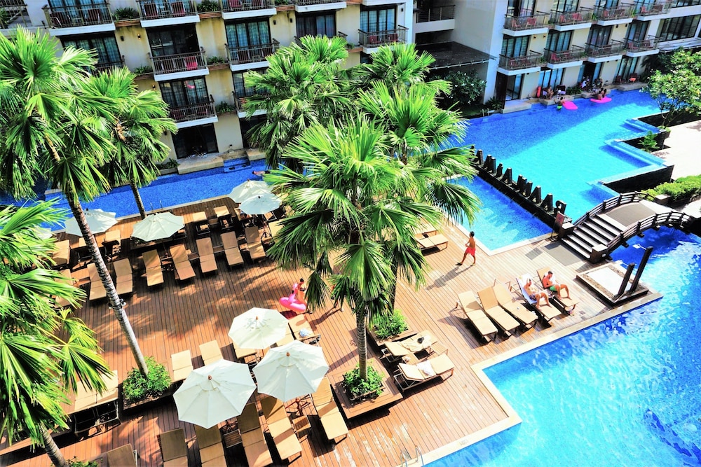 Deluxe Double or Twin Room, Pool View - Photo 7