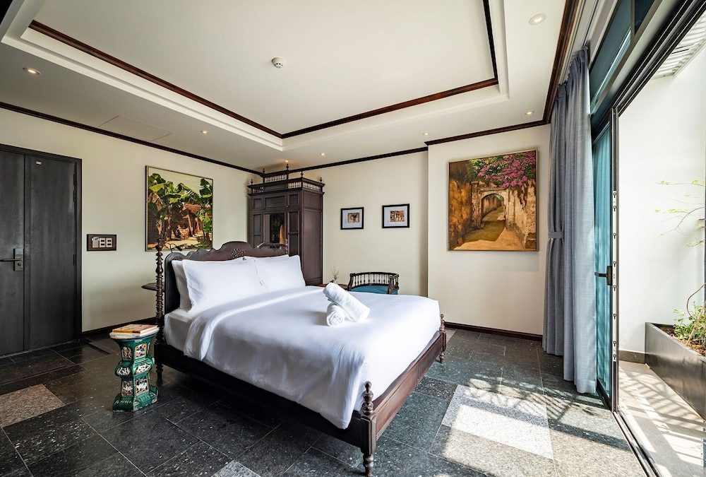 Signature Room with Balcony photo 2
