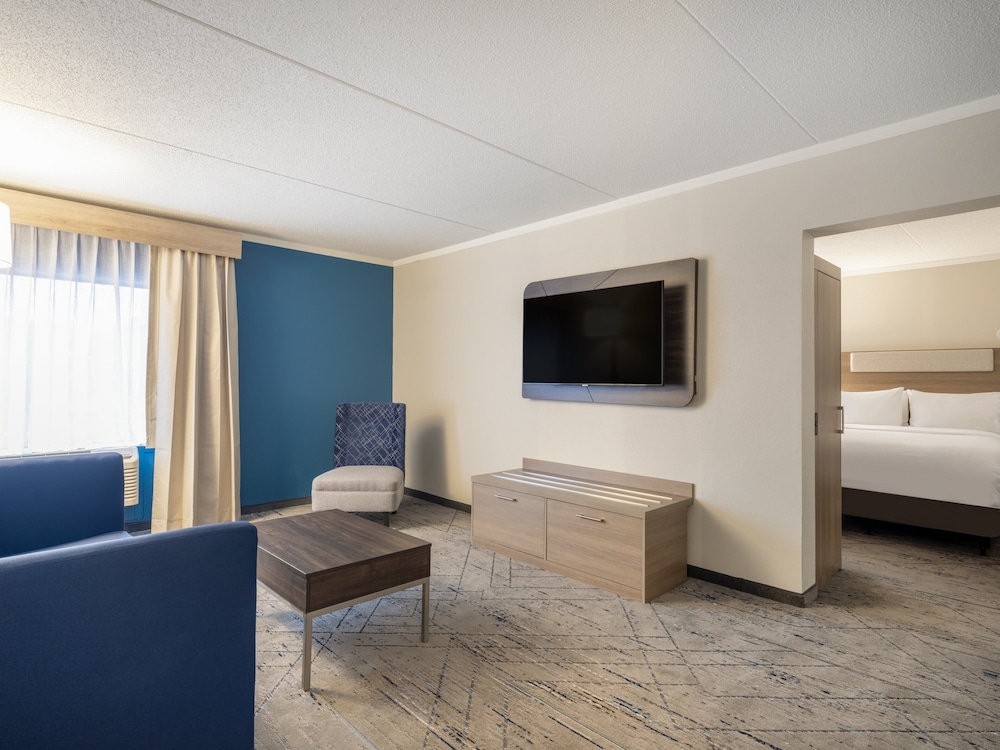 Suite, Multiple Beds - Photo 2