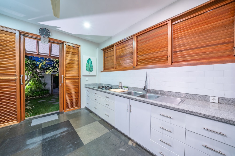 Family Villa, 4 Bedrooms, Pool View - Photo 19