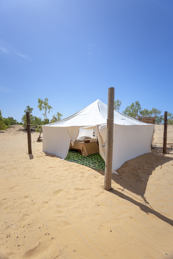 Classic Tent, 3 Twin Beds photo 2