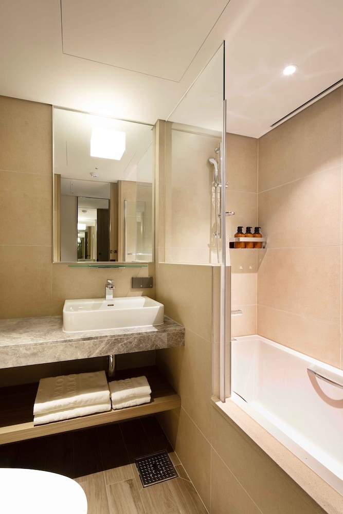 Standard Twin Room (Credit Cards Only) - Photo 10